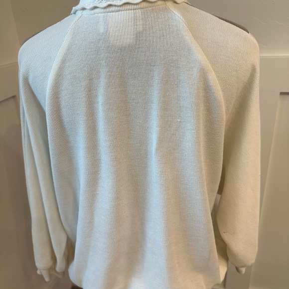 Teddi White‎ and Brown Collar Sweater - Picture 4 of 7